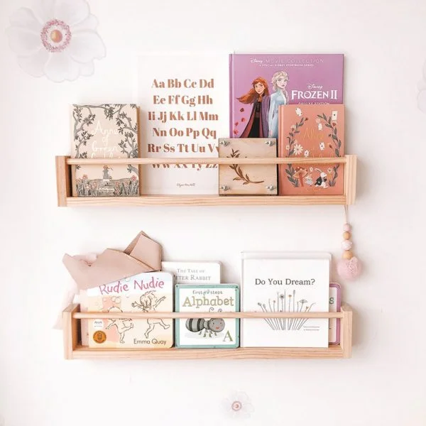 Montessori-Çocuk-Odası-Duvar-Rafı