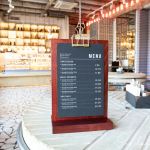 restoran-cafe-barlara-ozel-ahsap-stand